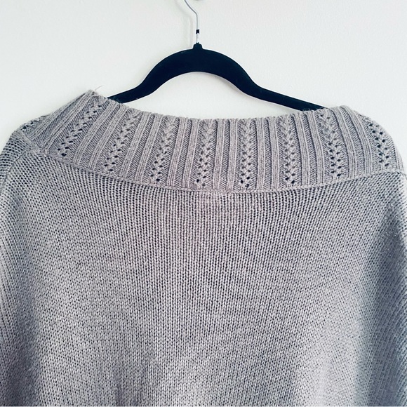 dots Women's Dark Gray Short Sleeve V Neck Knit Sweater Size Large - Picture 7 of 10